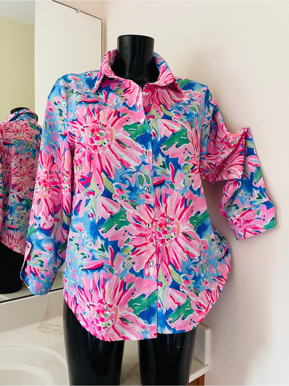 Pink Women’s Shirt Top LARGE Floral Blouse Button Down Long Sleeve Sz L